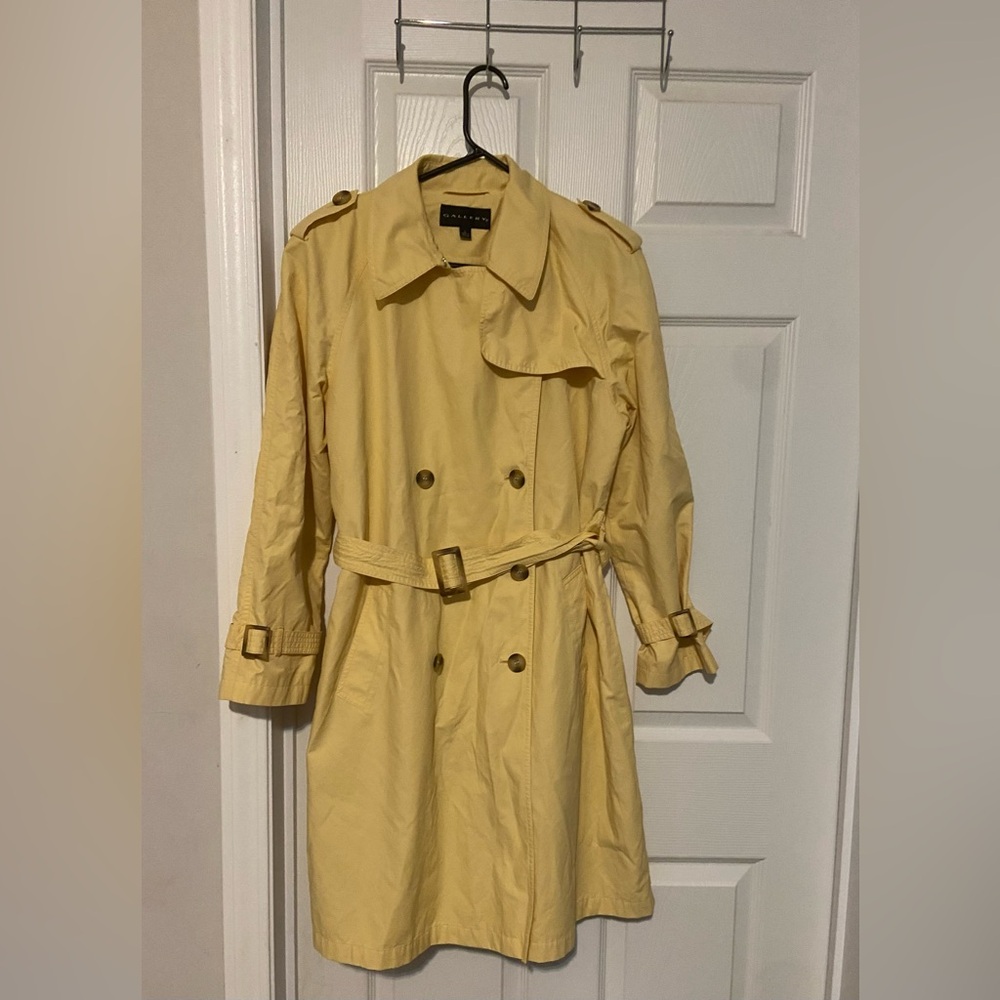Gallery Coat Women's Small Yellow Lined Long Jacket Pockets Trenchcoat Career LG